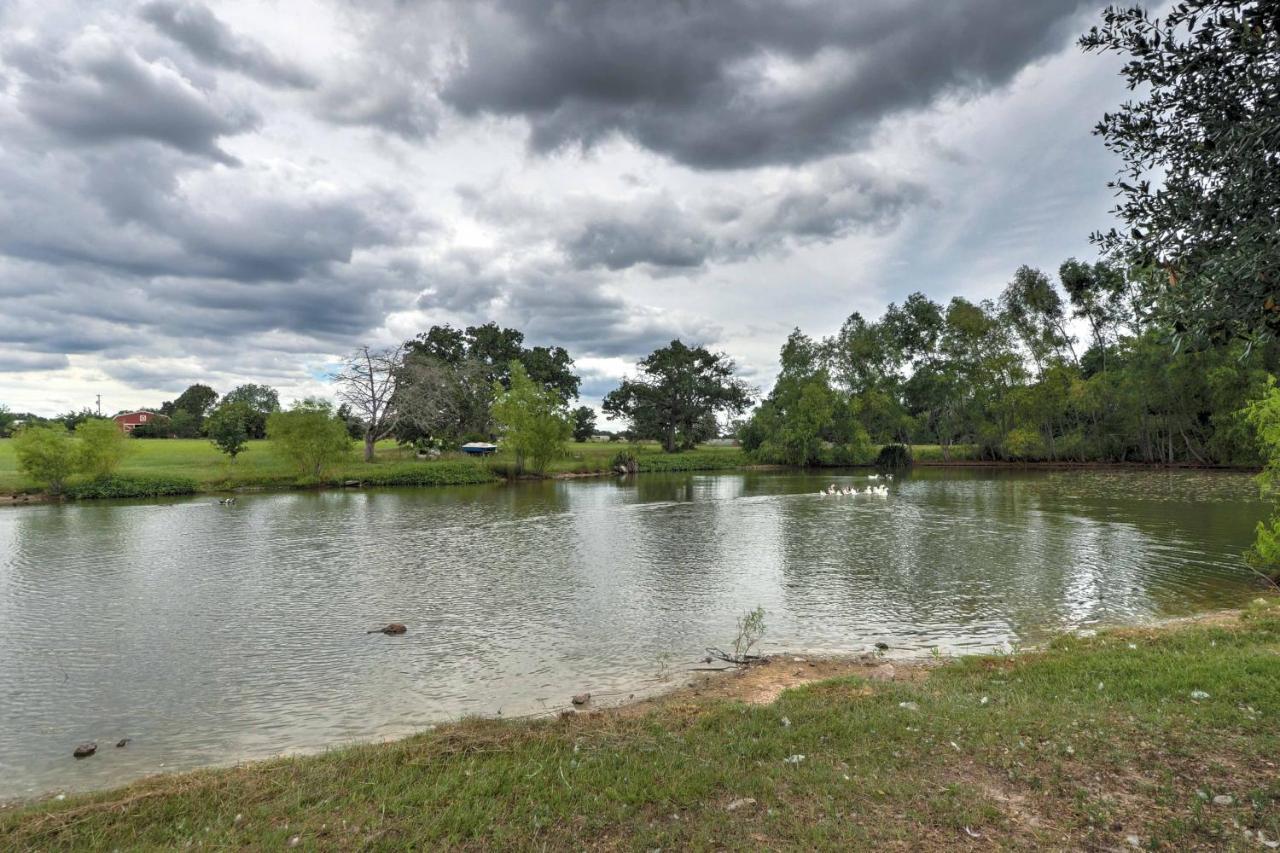 Delightful Carmine Studio On Farm Near Round Top! Exterior foto