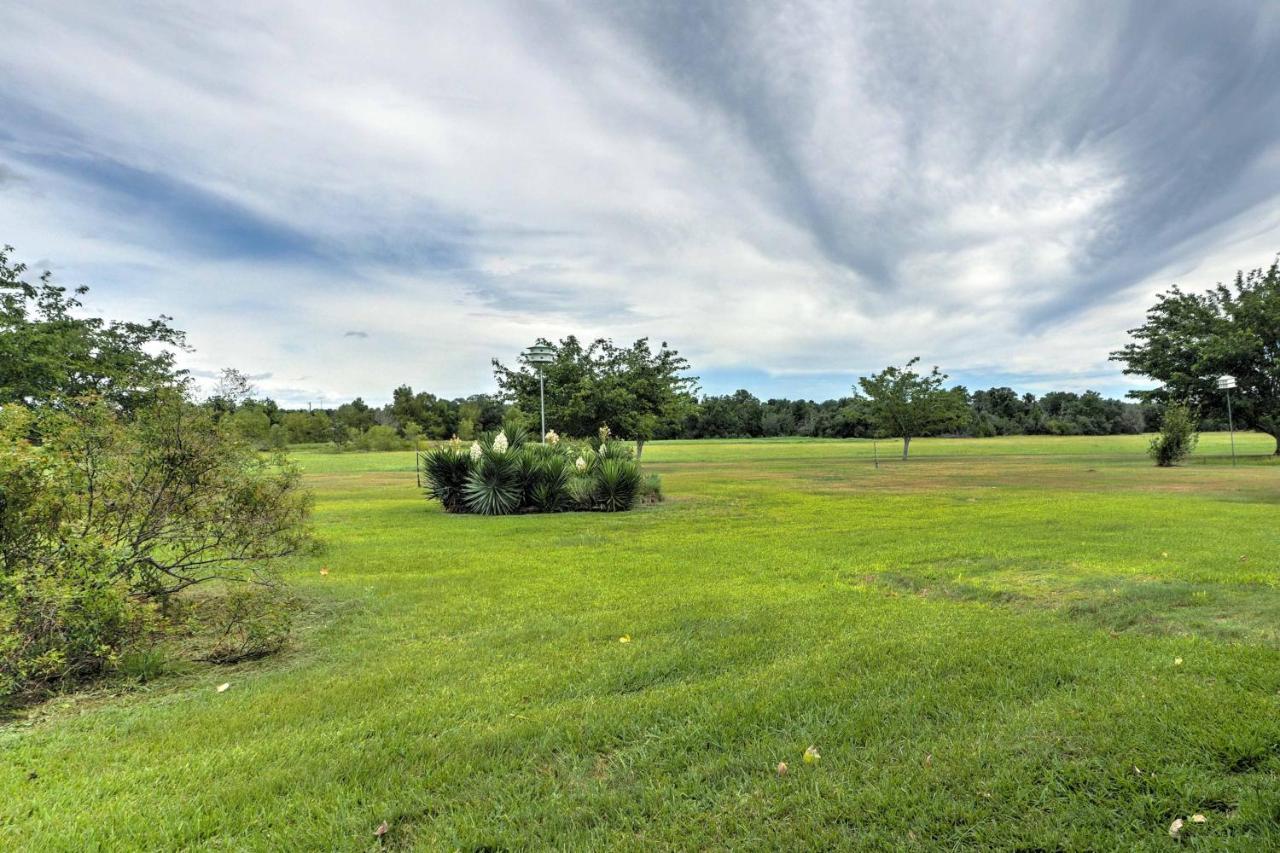 Delightful Carmine Studio On Farm Near Round Top! Exterior foto